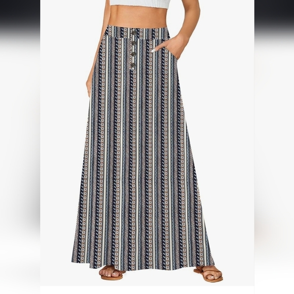 Striped Patterned Maxi Skirt - Picture 4 of 16